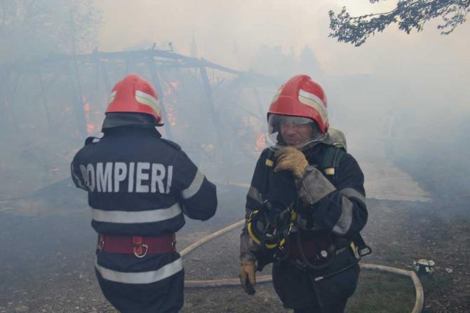 incendiu liceu Hunedoara